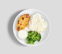 Котлета из красной рыбы с брокколи и рисом