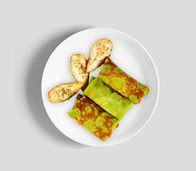 Шпинатные блинчики с творогом и грушей