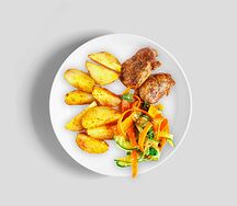 Свиные медальоны с картофелем айдахо