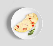 Омлет с томатом и моцареллой