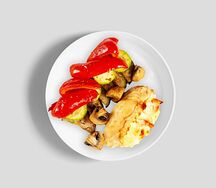 Кармашек из курицы с моцареллой и овощами