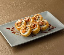 Тёплый ролл с креветками в сливочном соусе