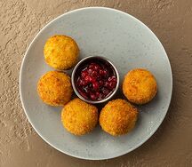 Сырные шарики в панировке