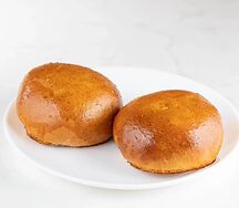 Пирожок с яйцом и луком