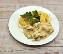 Фрикасе из курицы со спагетти Вкусно & сытно