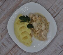 Фрикасе из курицы с картофельным пюре Вкусно & Сытно
