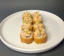 Криспи-ролл с тартаром из лосося