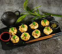 Запеченный ролл Иоки с мидиями