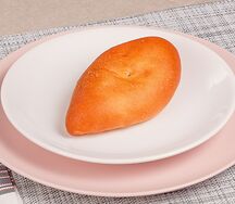 Пирожок с яйцом и капустой