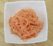 Салат из моркови с сыром