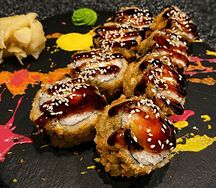 Горячий ролл с темпуре с угрем Hot