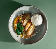 Морской окунь с кабачками и морковным хумусом