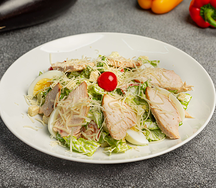 Салат Цезарь с курицей
