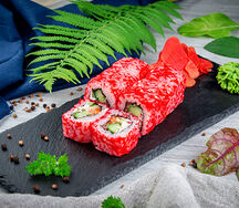 Ролл Калифорния с лососем