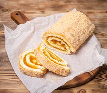 Рулет бисквитный с абрикосом