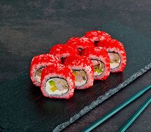 Калифорния с креветкой и огурцом