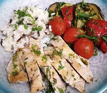 Куриное филе с рисом и овощами