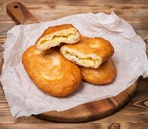 Пирожок жареный с картофелем