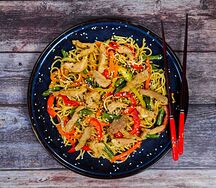 Яичная лапша со свининой