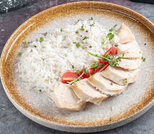 Отварная куриная грудка с рисом