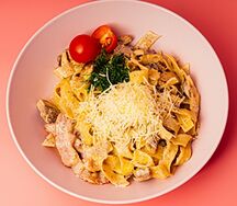 Феттуччине с курицей и грибами