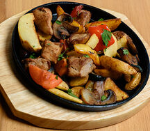 Горячая сковородочка со свининой