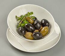 Маслины, оливки