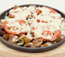 Горячая сковородка с овощами