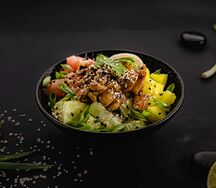 Боул с овощами и курицей