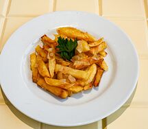 Жареный картофель с луком