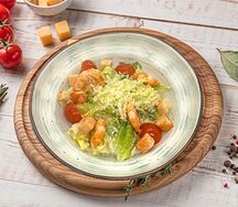 Салат Цезарь с креветками