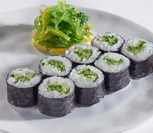 Маки со свежим огурцом