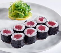 Маки со свежим тунцом