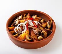Теплый салат с говядиной