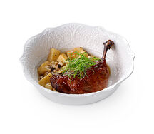 Утиная ножка с ньокками и грибами