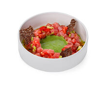 Тартар из тунца с авокадо