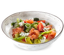 Салат с авокадо и лососем