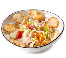 Салат Цезарь с курицей