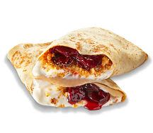 Блин с вишней, заварным кремом и печеньем