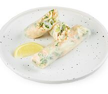 Спринг-ролл с крабом и рукколой