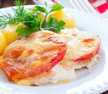 Семга запеченная с сыром и томатами