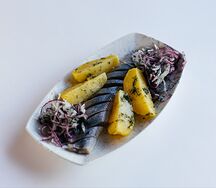 Донская селедочка с отварным картофелем