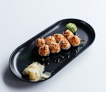 Ролл с угрем и лососем