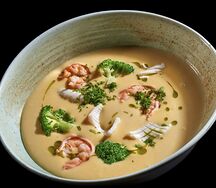 Чаудер с кальмаром и креветками