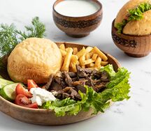 Бауырдақ на посуде из бараньей печени