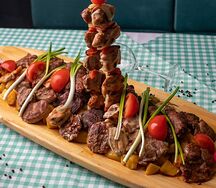 Мясное ассорти на углях скадарлия
