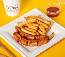 Картофель фри с сосиской