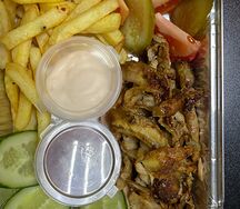 Шаверма на тарелке 