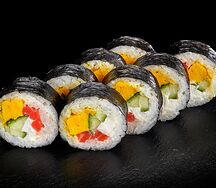 Ролл Салмон тамаго маки