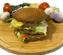 Мега бургер с бараниной